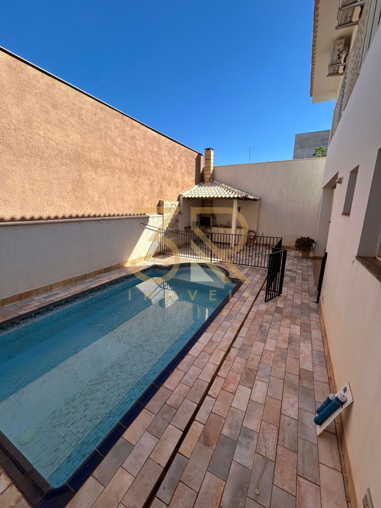 Sobrado, 3 quartos, 296 m² - Foto 1