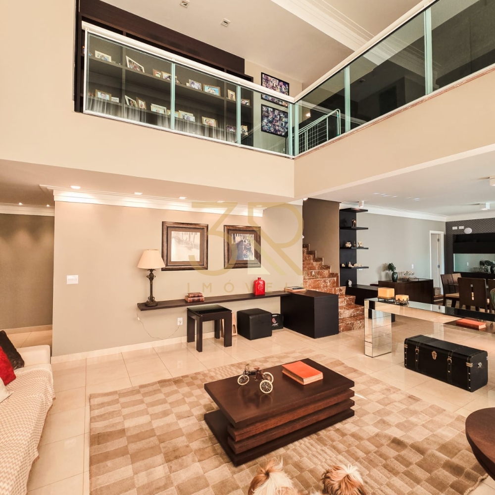 Apartamento, 3 quartos, 240 m² - Foto 1