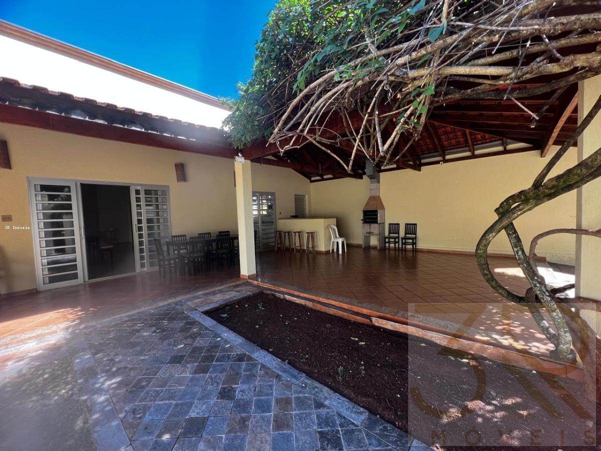 Casa, 3 quartos, 230 m² - Foto 2