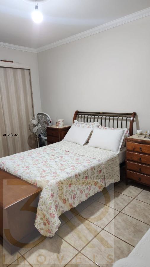 Casa, 3 quartos, 300 m² - Foto 21